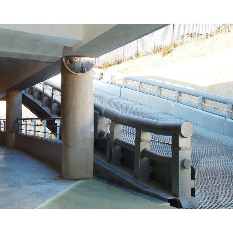 Wide-angle Vumax driveway mirror - Site image Wide-angle Vumax driveway mirror - Site image